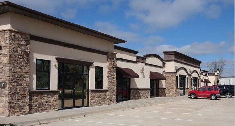 25606 Old Kc Rd, Paola, KS à louer - Photo du bâtiment - Image 2 de 8