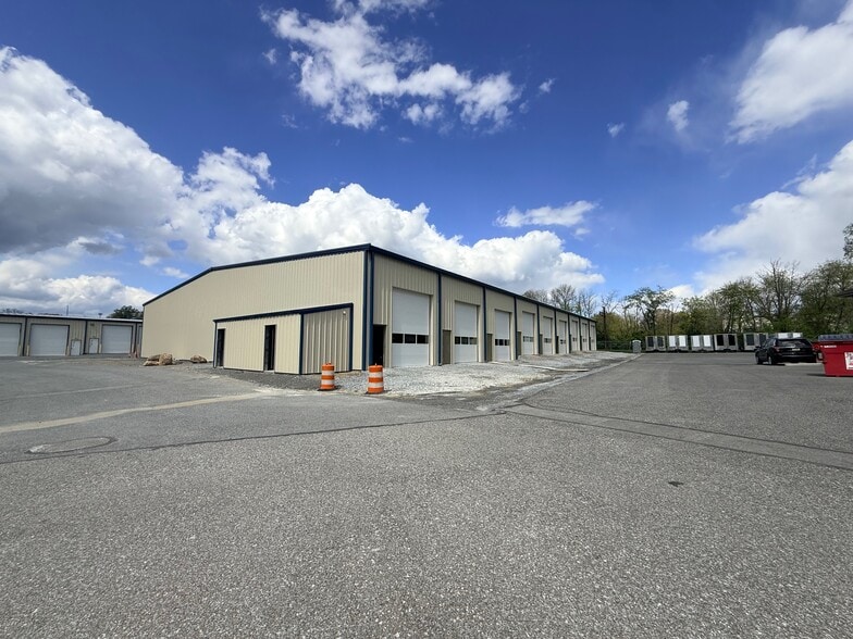 21 Hagerty Blvd, West Chester, PA for lease - Building Photo - Image 2 of 4