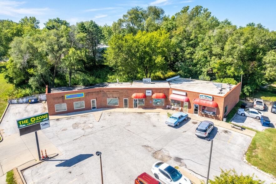 2920-2926 Merle Hay Rd, Des Moines, IA for lease - Aerial - Image 3 of 4