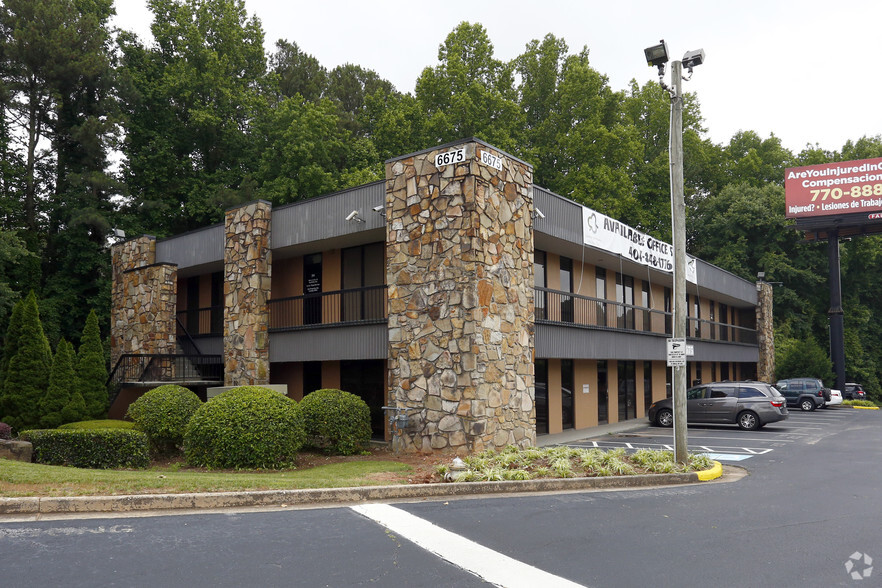 6675 Peachtree Industrial Blvd, Atlanta, GA à vendre - Photo principale - Image 1 de 1