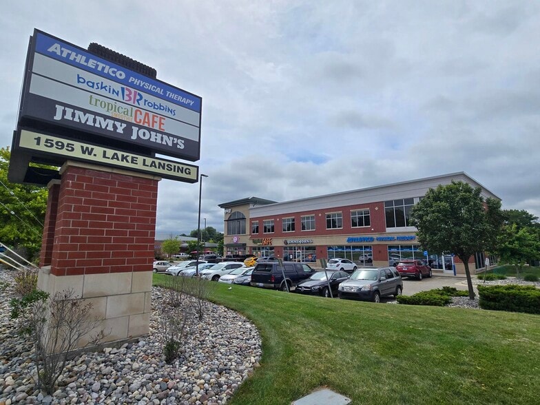 1595 W Lake Lansing Rd, East Lansing, MI à louer - Photo du bâtiment - Image 2 de 17