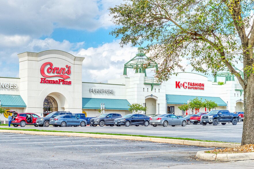 25 NE Loop 410, San Antonio, TX à louer - Photo du bâtiment - Image 2 de 7