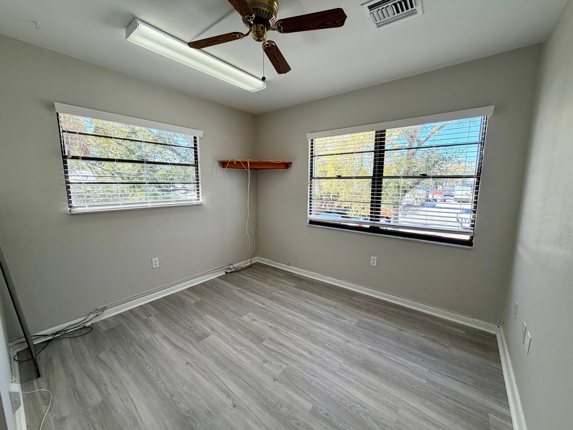 2027 Manatee Ave, Bradenton, FL à louer Photo intérieure- Image 1 de 3