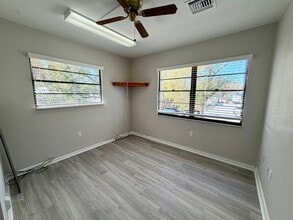 2027 Manatee Ave, Bradenton, FL à louer Photo intérieure- Image 1 de 3