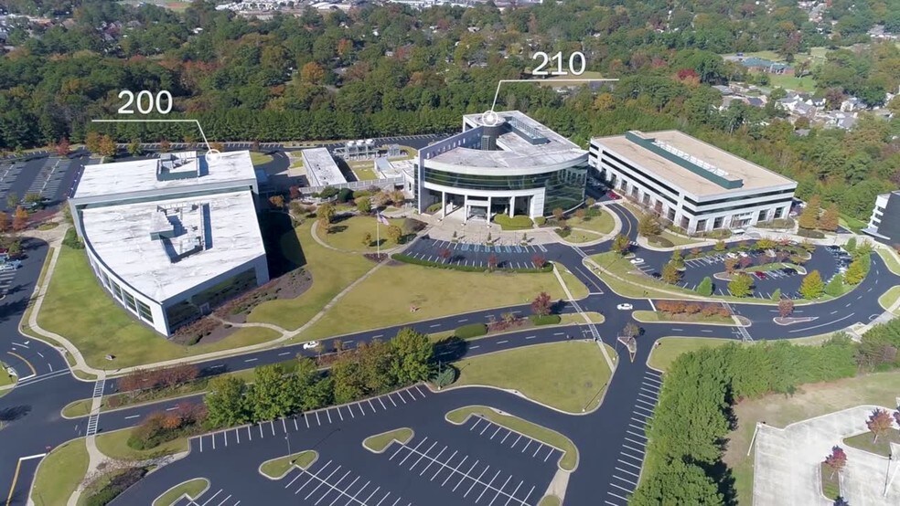 200 Wildwood Pky, Birmingham, AL à louer - Vidéo sur l’inscription commerciale - Image 2 de 8