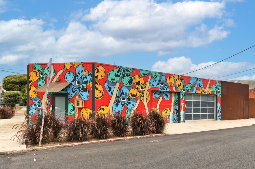 2116 Zeno Pl, Venice, CA à louer - Photo du bâtiment - Image 3 de 11