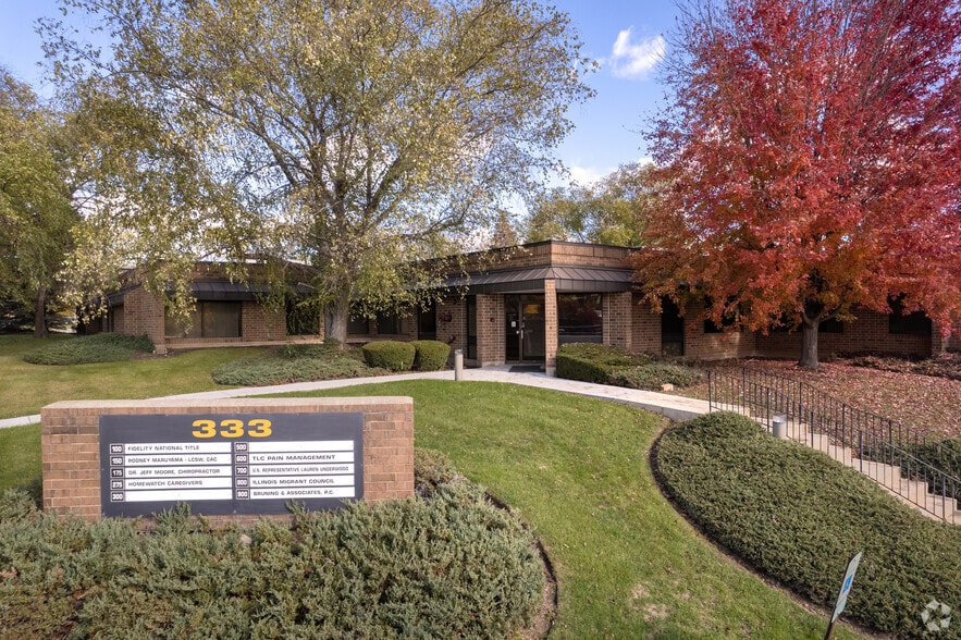 333 Commerce Dr, Crystal Lake, IL for lease - Primary Photo - Image 1 of 4