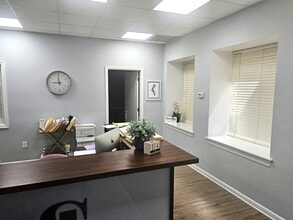 21 W Washington St, West Chester, PA for lease Interior Photo- Image 2 of 6