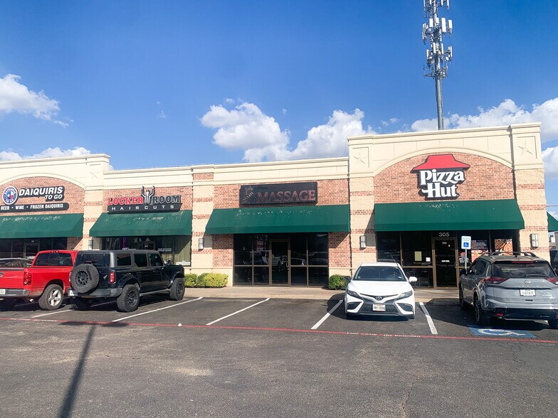 305 Frankford Ave, Lubbock, TX for lease - Building Photo - Image 2 of 10