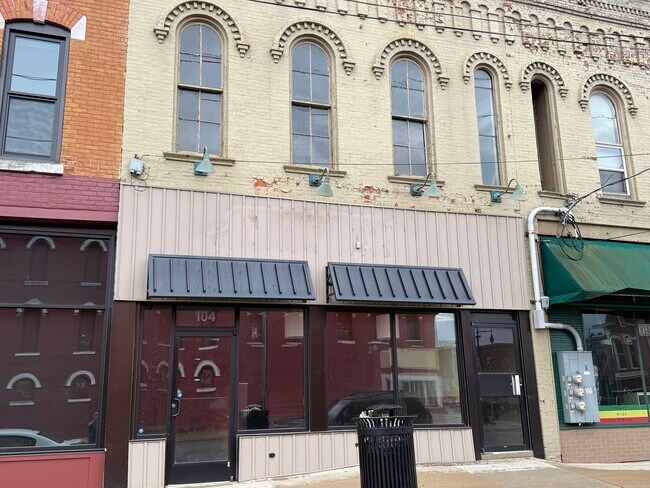Plus de détails pour 104 E Erie St, Albion, MI - Commerce de détail à louer