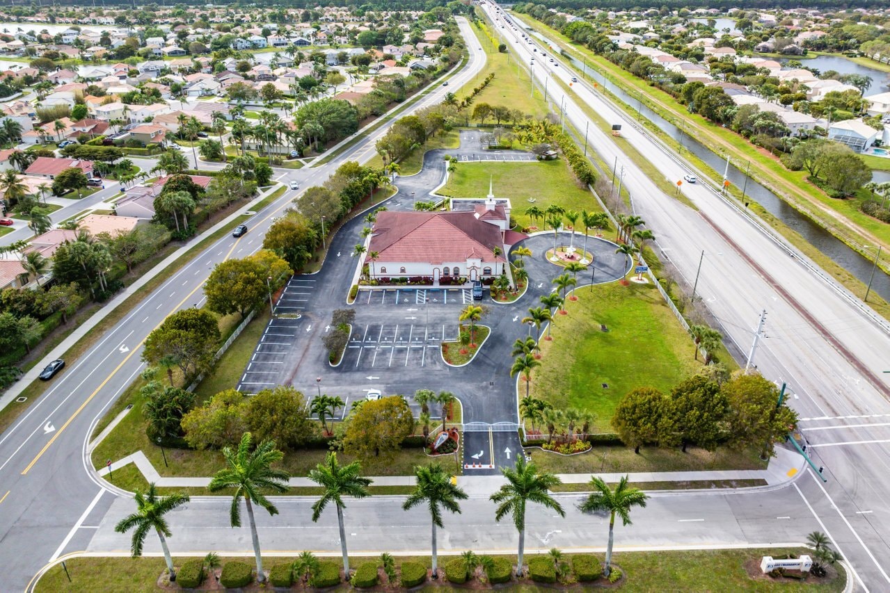 7025 Summerville Ter, Lake Worth, FL for sale Primary Photo- Image 1 of 30