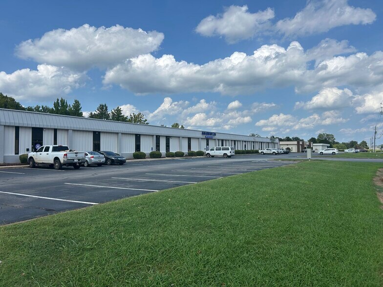 9580 Madison Blvd, Madison, AL à louer - Photo du bâtiment - Image 1 de 20