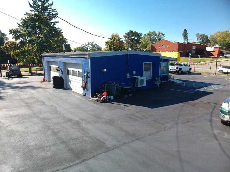 1104 Baldwin Ave, Pontiac, MI à vendre - Photo du bâtiment - Image 2 de 6