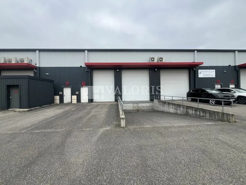 Flex in Saint-Quentin-Fallavier for lease Building Photo- Image 1 of 14