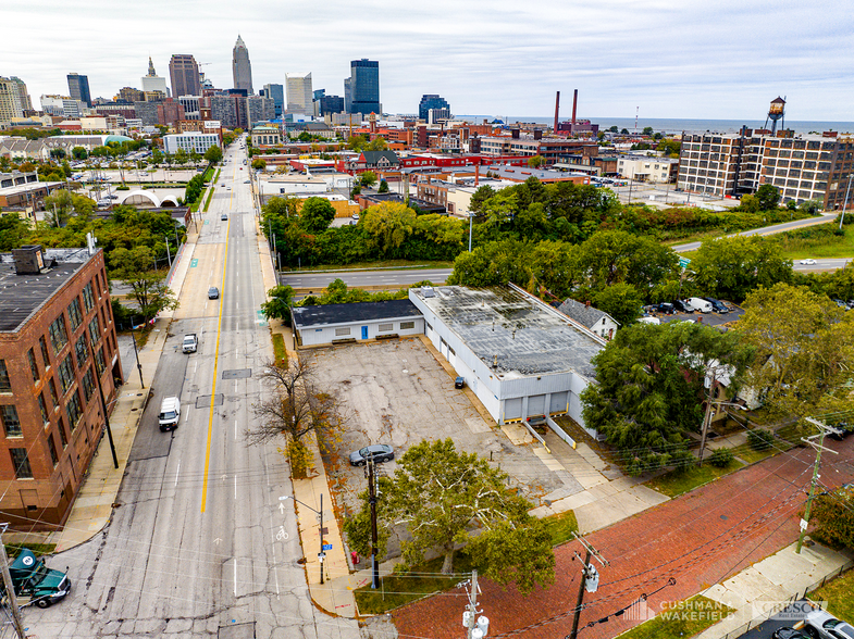 2635 Payne Ave, Cleveland, OH à louer - Photo du b timent - Image 3 de 6