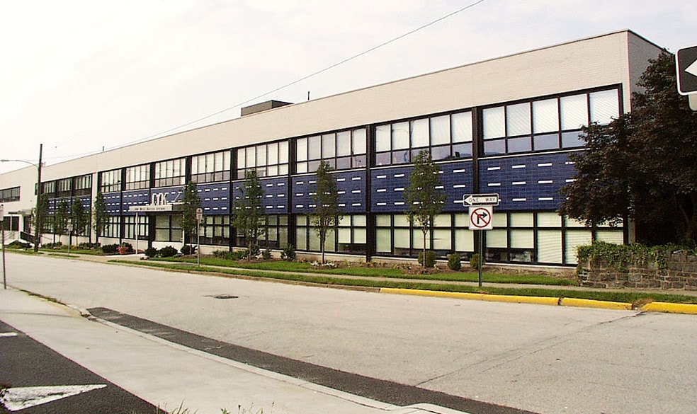 100-112 W Butler Ave, Ambler, PA for lease - Building Photo - Image 3 of 8