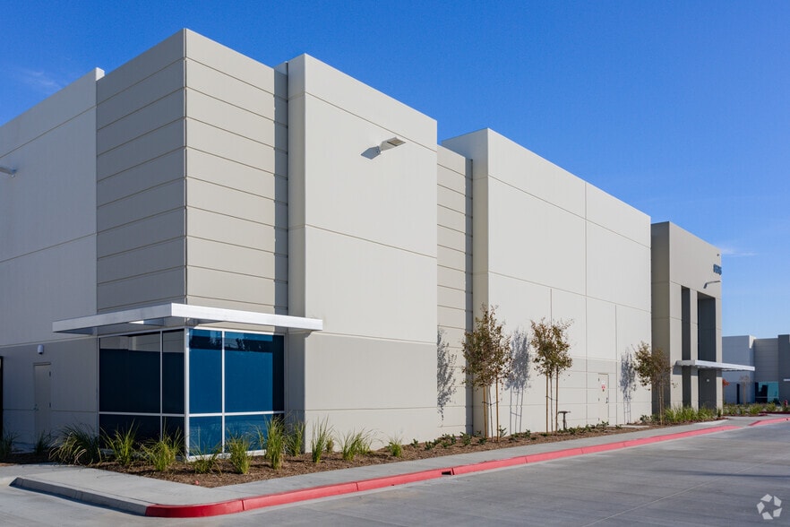 8576 Kimball Ave, Chino, CA for lease - Building Photo - Image 3 of 5