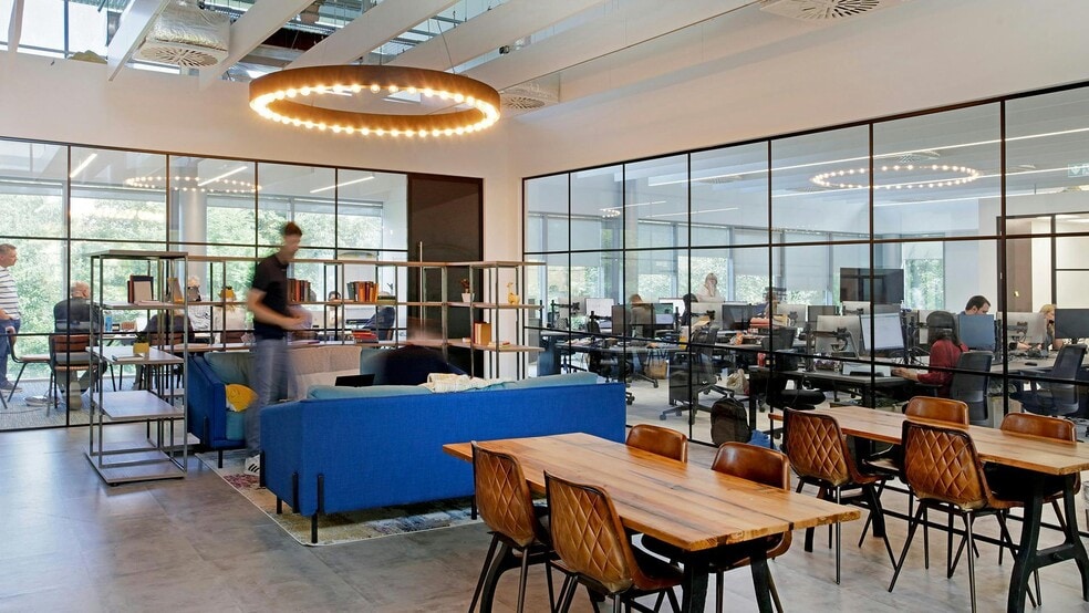 1 Willoughby Rd, Bracknell for lease - Building Photo - Image 3 of 5