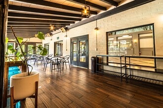 250 Entrada Dr, Novato, CA for lease Building Photo- Image 1 of 8