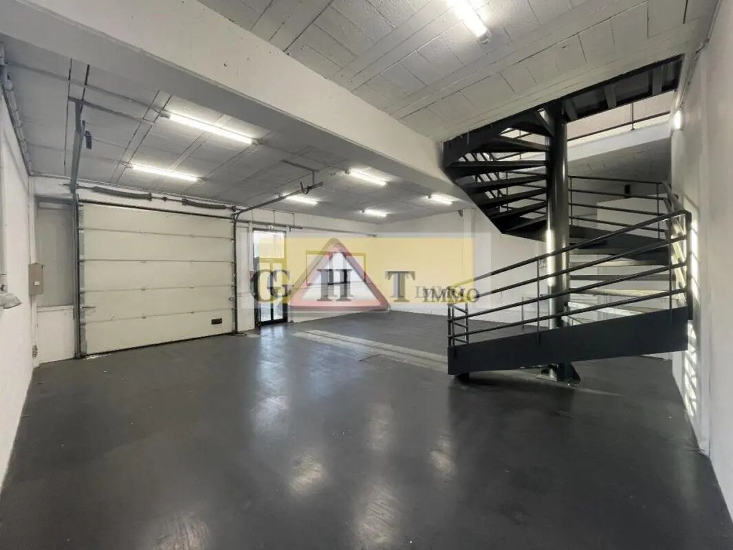 Industrial in Bondoufle for lease Interior Photo- Image 1 of 18