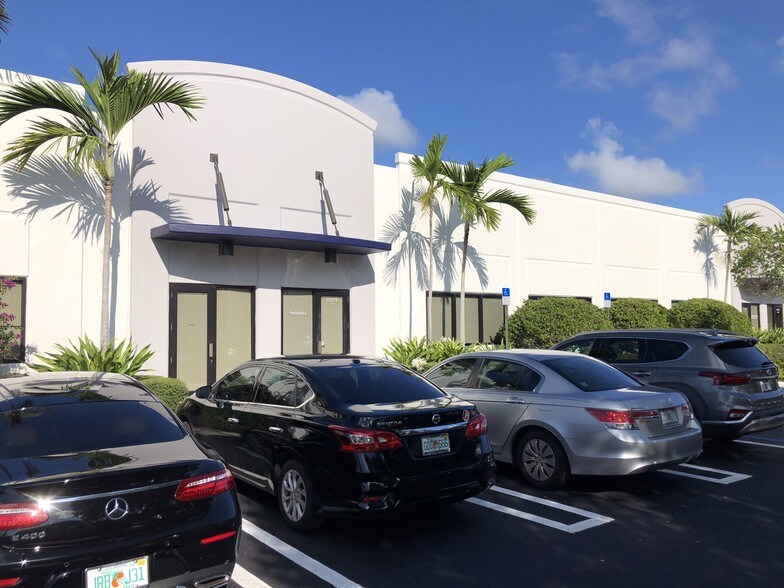 1200 NW 17th Ave, Delray Beach, FL à louer - Photo du bâtiment - Image 3 de 7