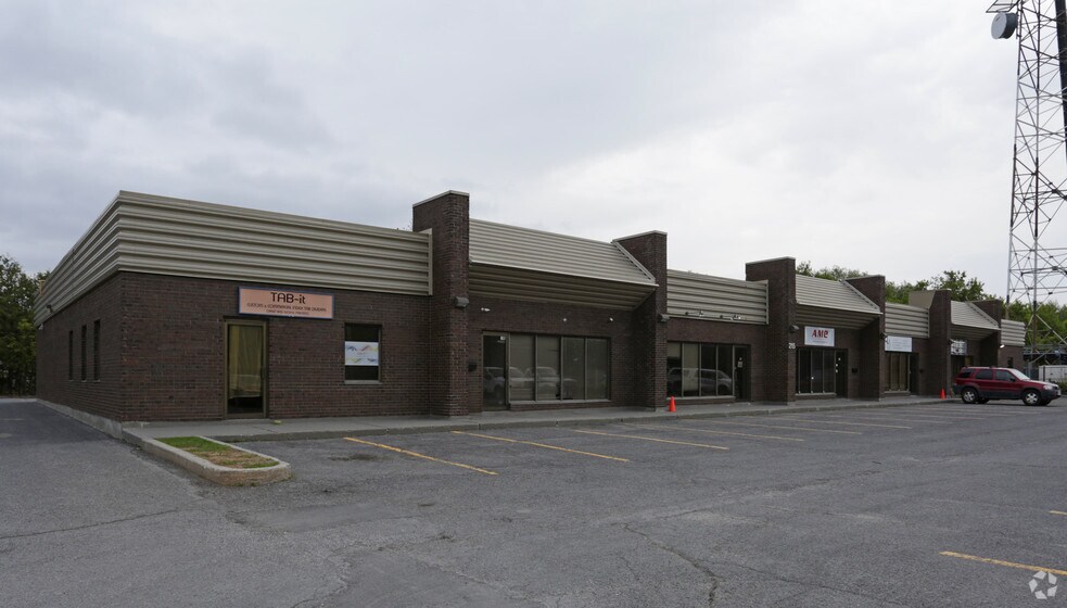 215 Menten Pl, Ottawa, ON for sale - Primary Photo - Image 1 of 1