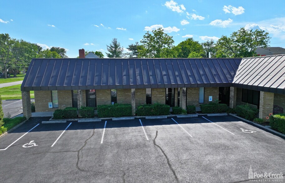 7400 Sunnybrook Dr, Roanoke, VA à vendre - Photo du bâtiment - Image 2 de 21