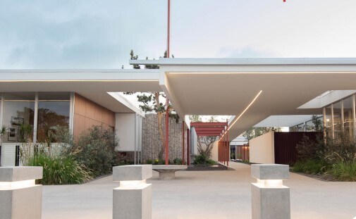 1901 Westcliff Dr, Newport Beach, CA à louer Photo du bâtiment- Image 1 de 4