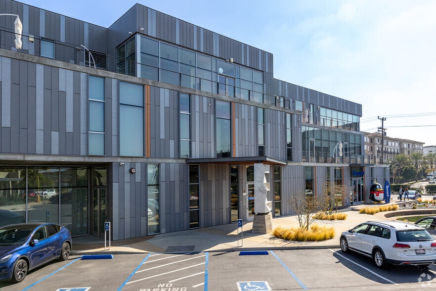 12777 W Jefferson Blvd, Los Angeles, CA for lease - Building Photo - Image 2 of 6