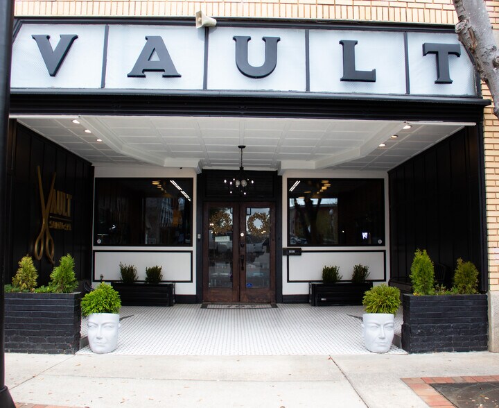 103 E Laurens St, Laurens, SC à louer - Photo du bâtiment - Image 2 de 12