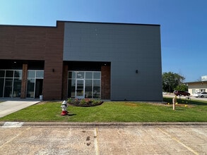 1395 E Henri De Tonti Blvd, Springdale, AR à louer Photo intérieure- Image 1 de 11