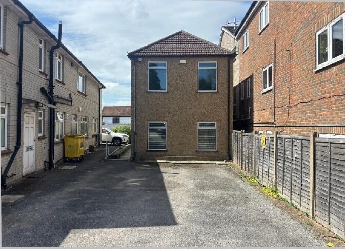 81-83 High St, Caterham for lease - Building Photo - Image 2 of 2