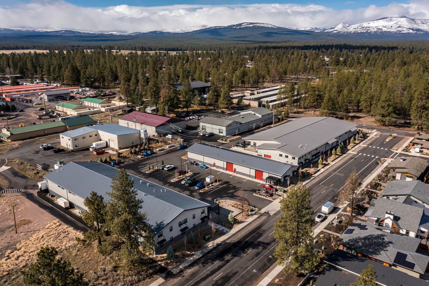 275-295 W Lundgren Mill Dr, Sisters, OR for sale - Building Photo - Image 3 of 40