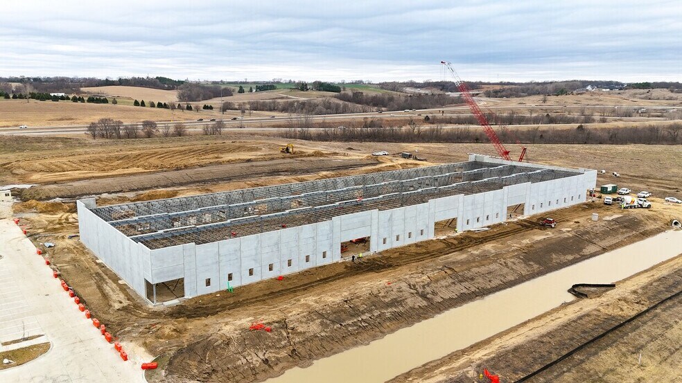 4500 SE Army Post Rd, West Des Moines, IA à louer - Photo du bâtiment - Image 2 de 6