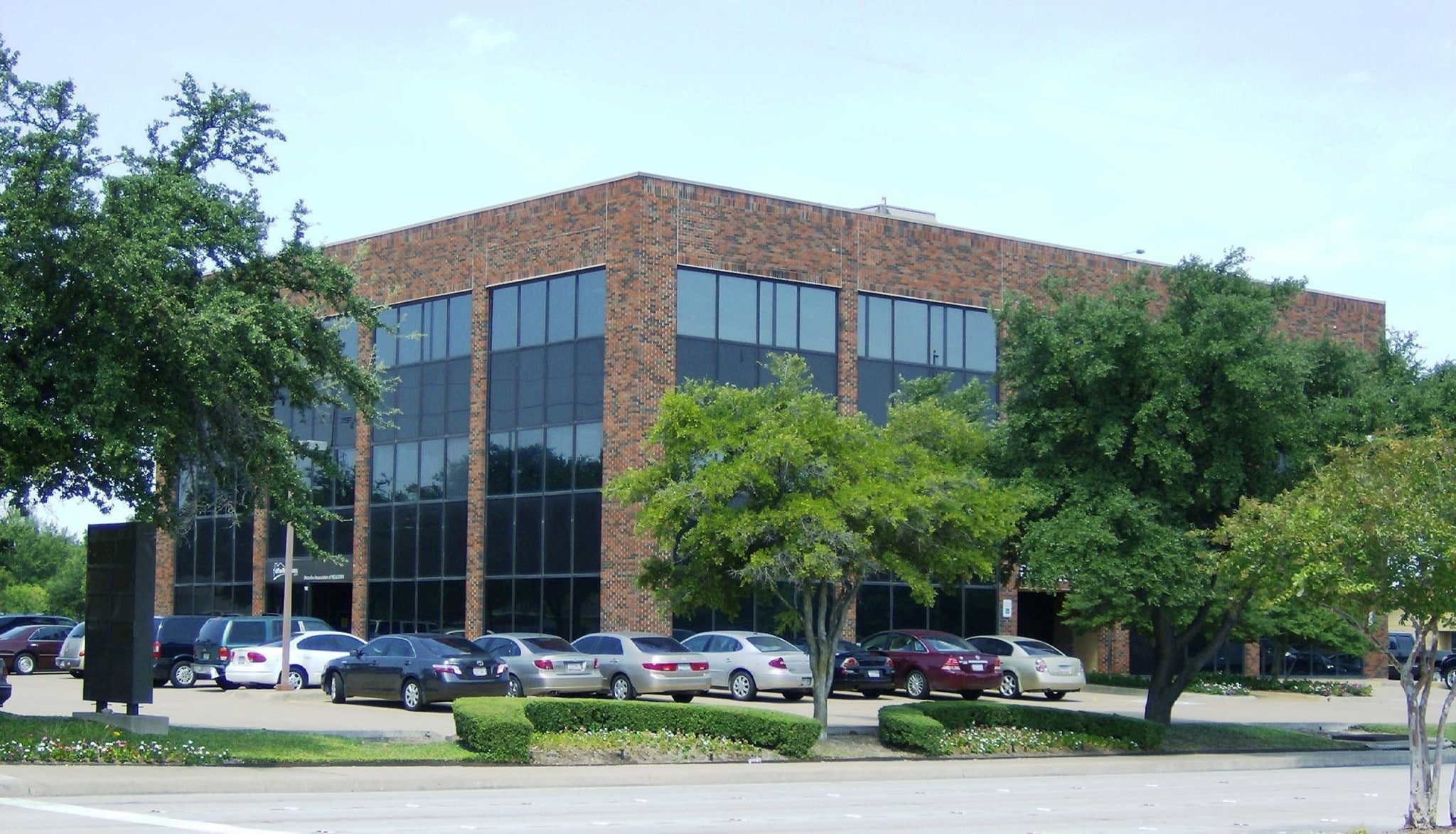 407 N Cedar Ridge Dr, Duncanville, TX for lease Primary Photo- Image 1 of 79