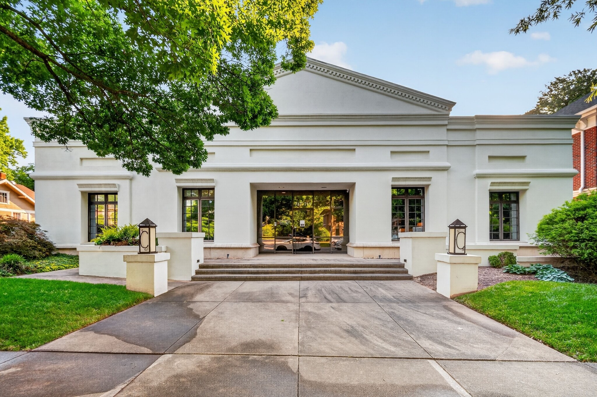 715-717 East Blvd, Charlotte, NC for sale Building Photo- Image 1 of 17