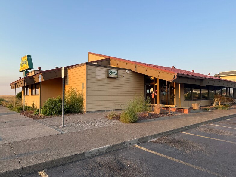 319 SE Nye Ave, Pendleton, OR à louer - Photo du bâtiment - Image 3 de 15
