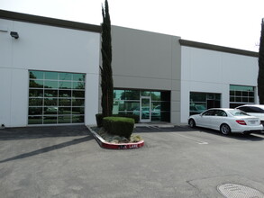 7500-7536 Tyrone Ave, Van Nuys, CA for lease Building Photo- Image 2 of 8