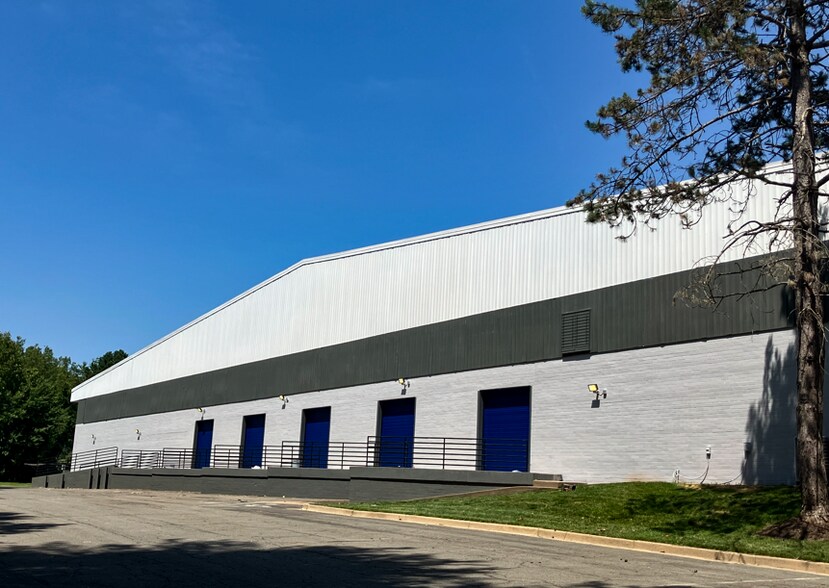 7700-7730 Southern Dr, Springfield, VA à louer - Photo du bâtiment - Image 3 de 7