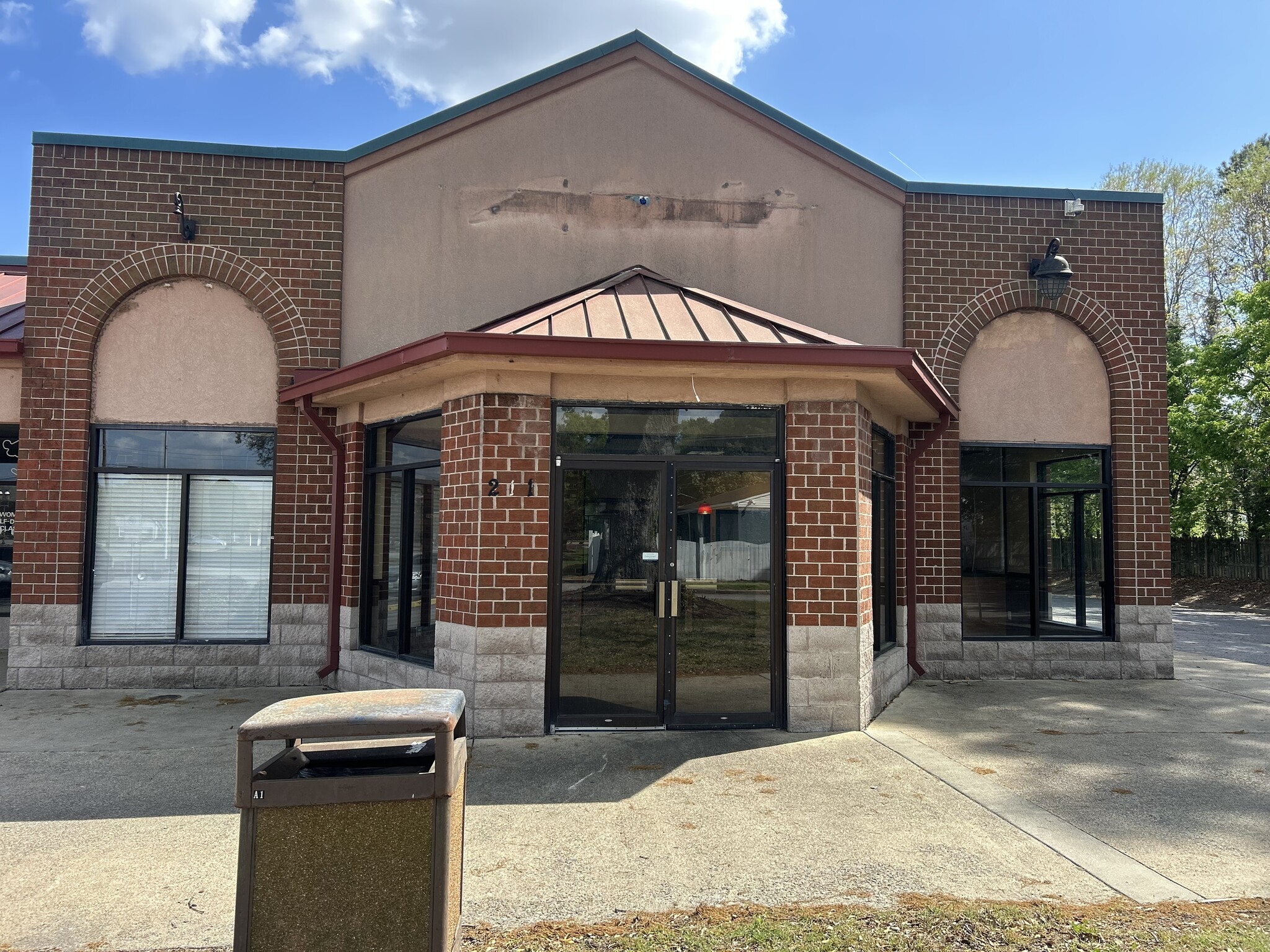 211 Providence Rd, Chesapeake, VA for sale Interior Photo- Image 1 of 16