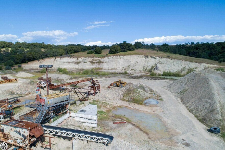 15653 State Highway 108, Jamestown, CA à vendre - Photo du bâtiment - Image 2 de 13