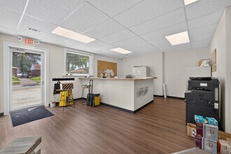 10263 Lackland Rd, Overland, MO for lease Interior Photo- Image 2 of 9