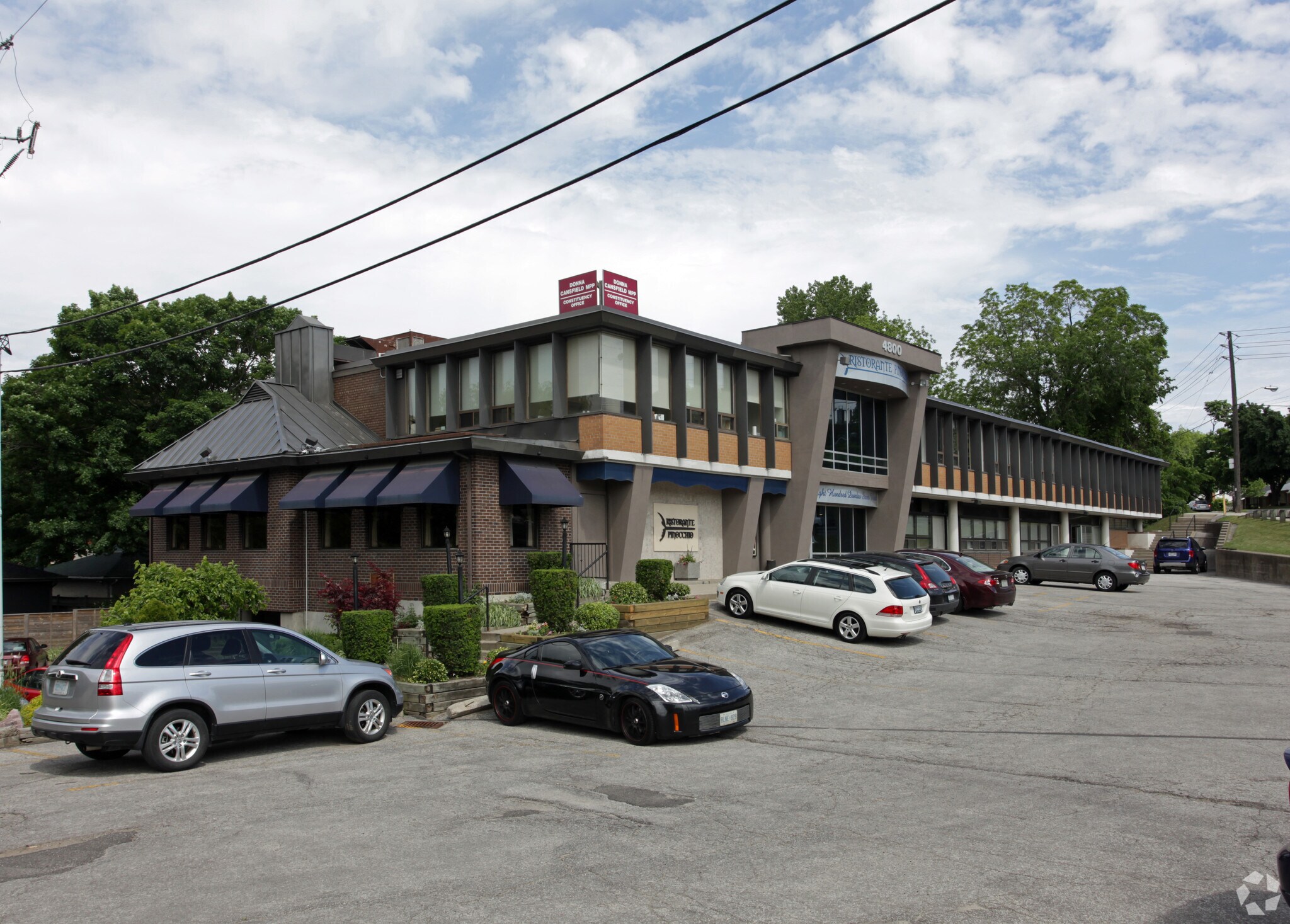 4800 Dundas St W, Toronto, ON for sale Primary Photo- Image 1 of 1