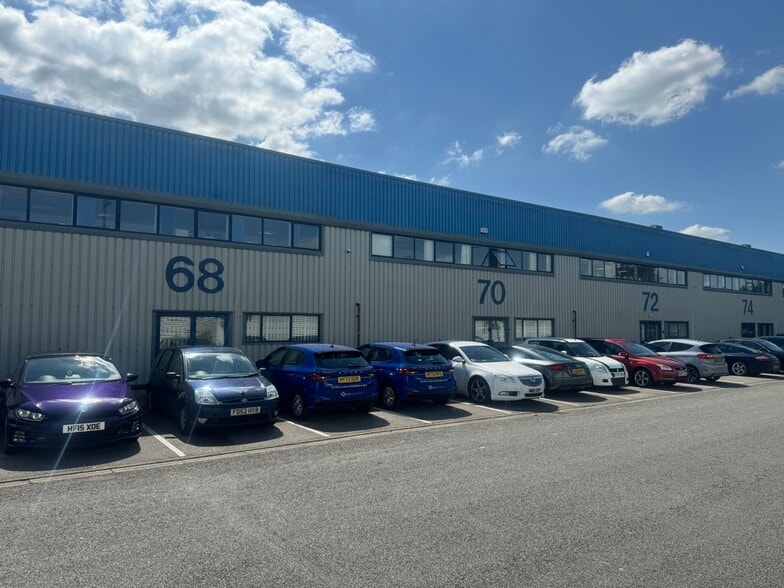 34-76 Burners Ln, Milton Keynes for lease - Building Photo - Image 2 of 2
