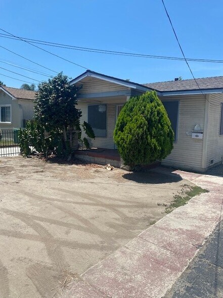 6929-6933 Pine Ave, Bell, CA à vendre - Photo du bâtiment - Image 3 de 11