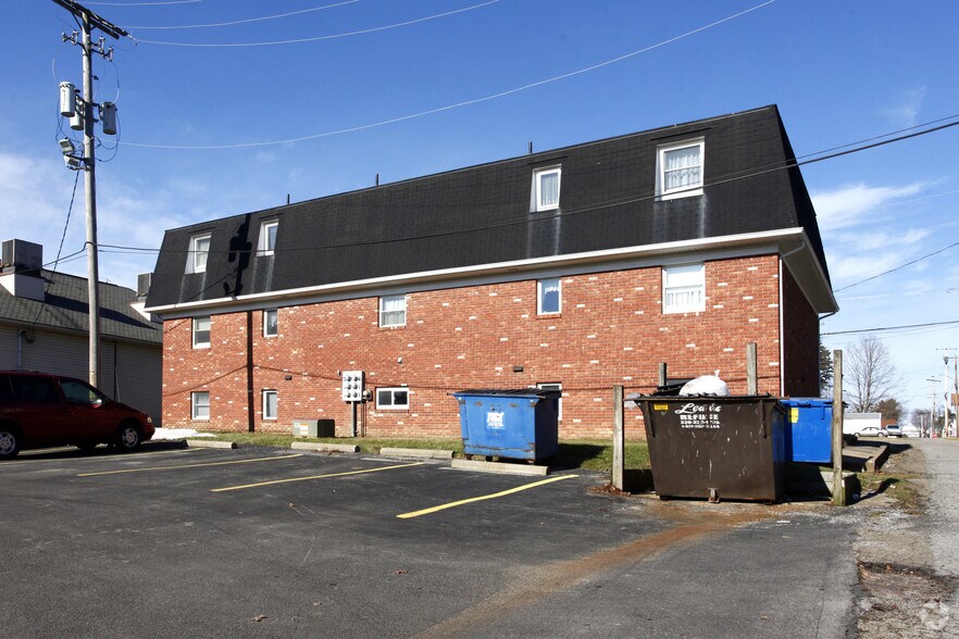 110 E Pine St, Lisbon, OH à vendre - Photo du bâtiment - Image 2 de 4