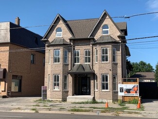 Plus de détails pour 352 N Main St, Markham, ON - Bureau à vendre