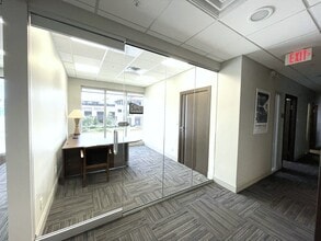 1100 5th Ave S, Naples, FL for lease Interior Photo- Image 2 of 8