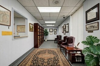 26045-26095 W 6 Mile Rd, Redford Township, MI à louer Photo intérieure- Image 2 de 23