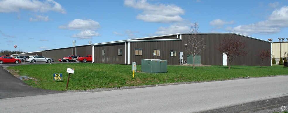 31 Madison Blvd, Canastota, NY à vendre - Photo du bâtiment - Image 2 de 47